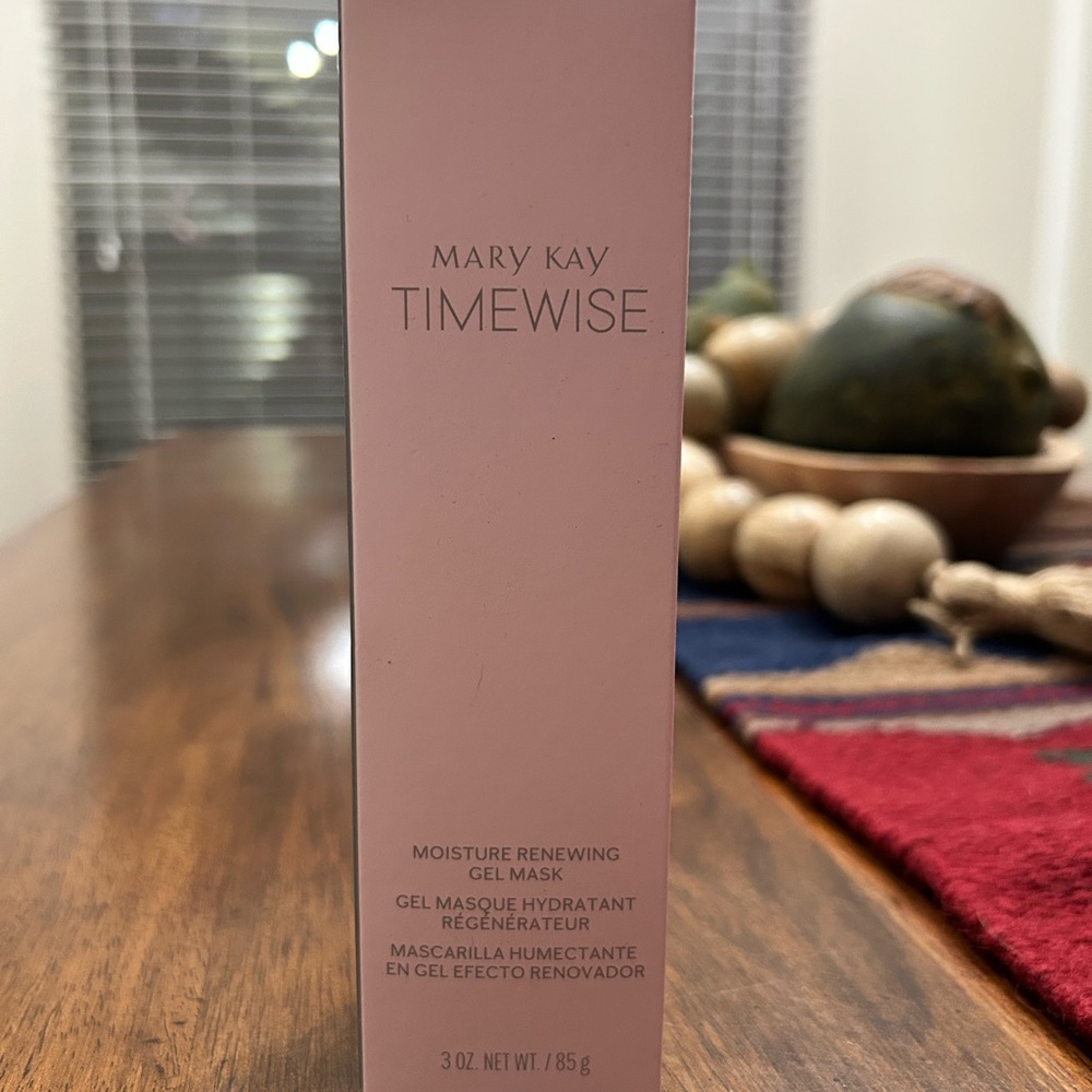 Mary Kay Timewise Gel Mask in Soft Pink